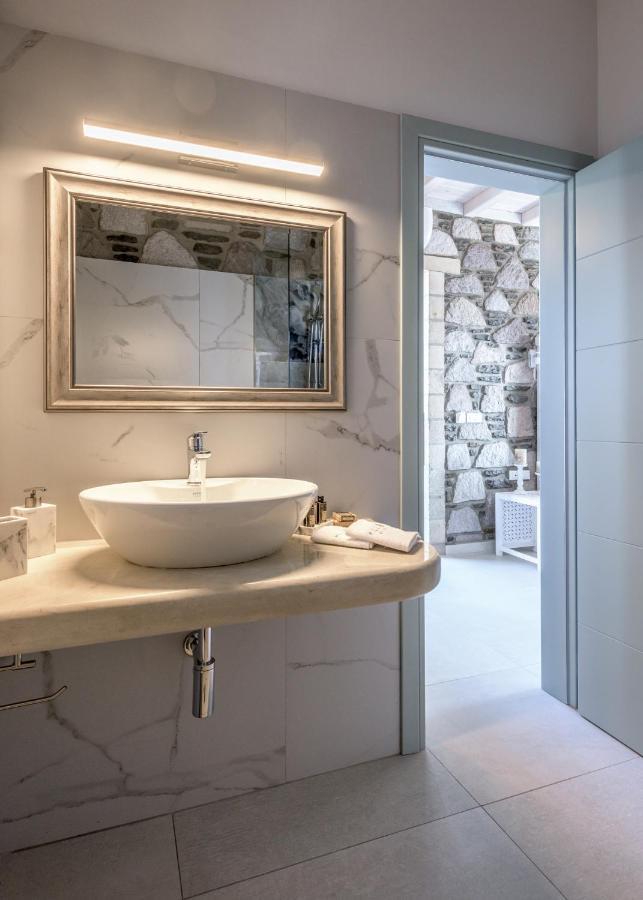 Hilltop Suites Milos Mytakas Dış mekan fotoğraf